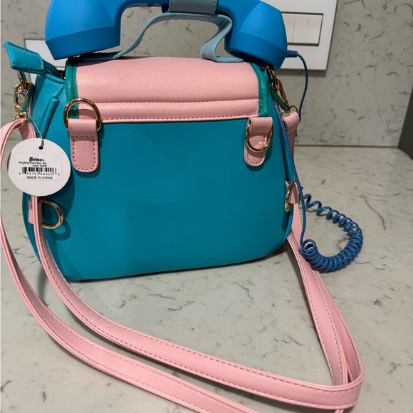 Phone purse nwt - Picture 2 of 3